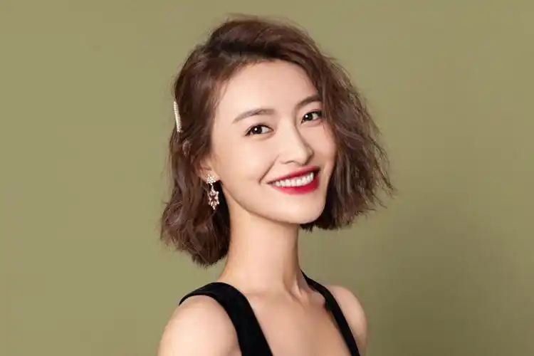 被称为最癫选秀的2011届快女,背后到底发生了什么_杨洋_刘忻_洪辰