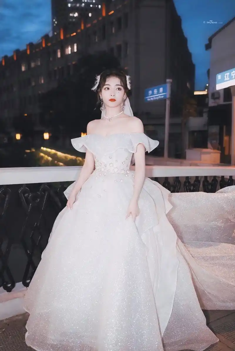 许佳琪snh48毕业婚纱造型曝光一袭纯白嫁衣又美又仙