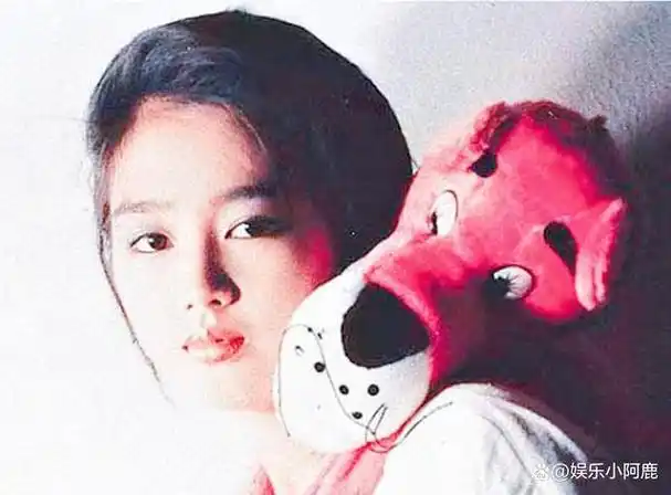 身世如此显赫,朱丽倩可谓是一个地地道道的"豪门千金".