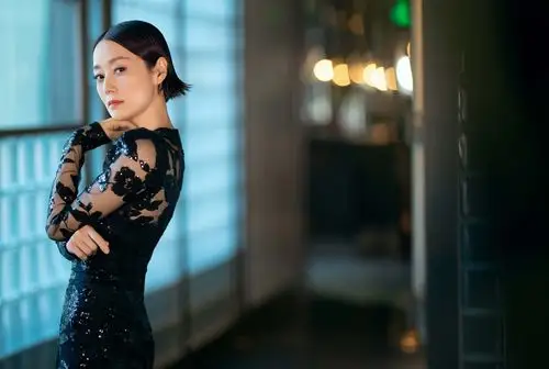 马伊琍穿蕾丝透视裙身材曼妙 上围饱满翘臀超吸睛