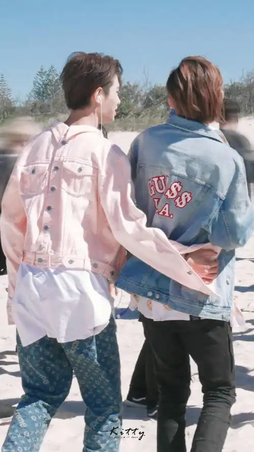 小鬼王琳凯你放开 黄明昊鬼鬼 黄明昊我好想一直一直和你在一起