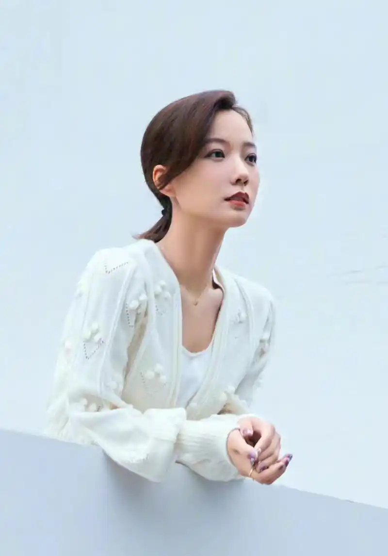 王珞丹晒照,工作和生活判若两人