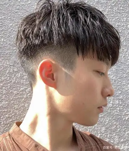 今夏10款"最帅气"的男生发型,5种风格,让你清爽又时尚