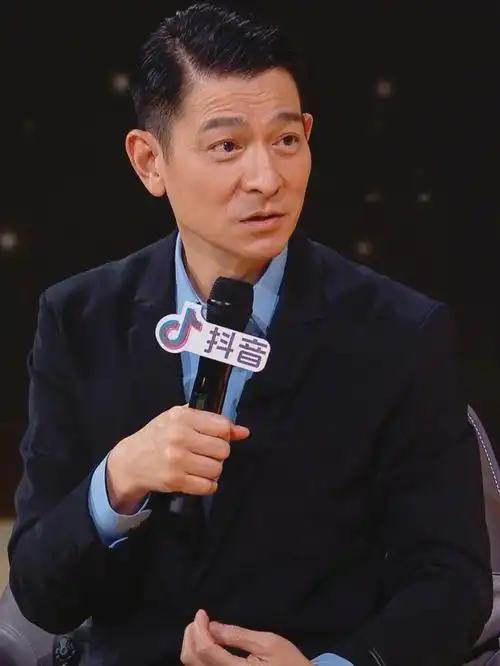 华仔红40年靠什么