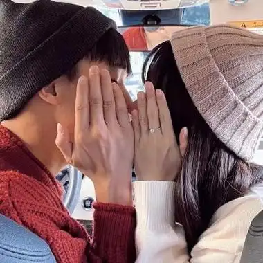 2022qq非主流情侣头像,闹够了没有,我爱你