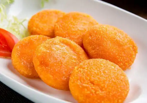 炸南瓜饼,别只加糯米粉,想要外酥里糯,松软不粘牙,3点很关键