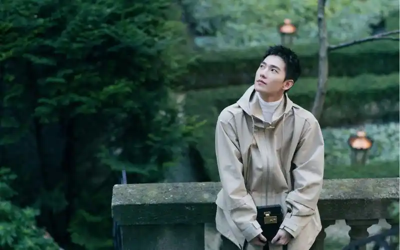 【杨洋】 万 般 皆 苦 行 舟 自 渡