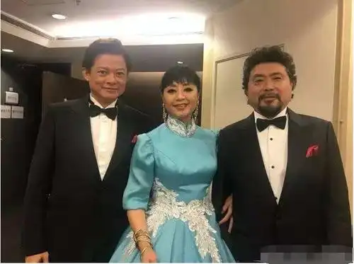 1998年,殷秀梅嫁给老外,约法三章:不退圈,不出国,不当煮饭婆