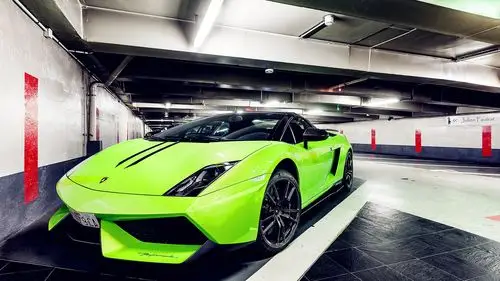 超豪华绿色跑车壁纸_极致魅力的绿色跑车