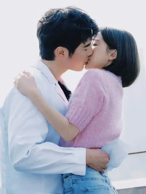 问心##金世佳毛晓彤吻戏