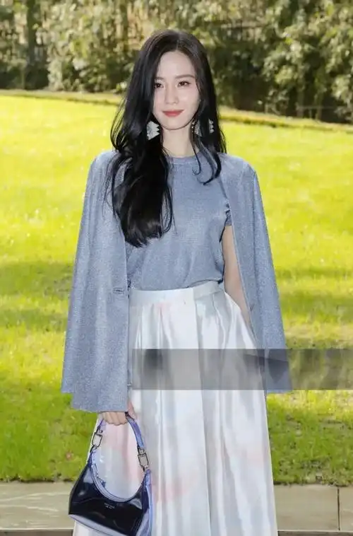 刘诗诗美到国外去了!