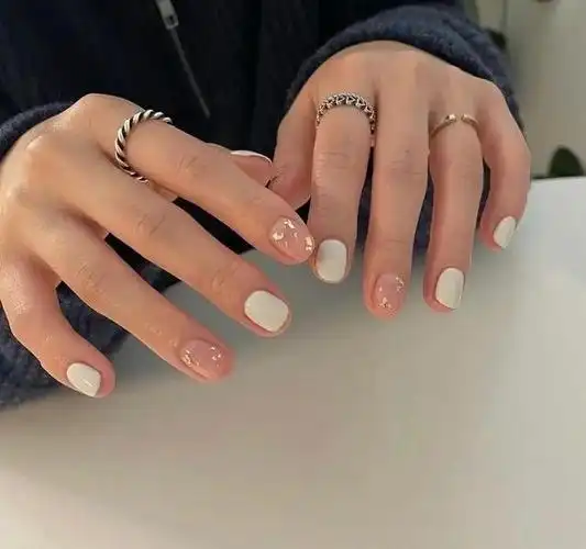 夏天显白纯色美甲大汇总,2022显白显嫩的美甲图片