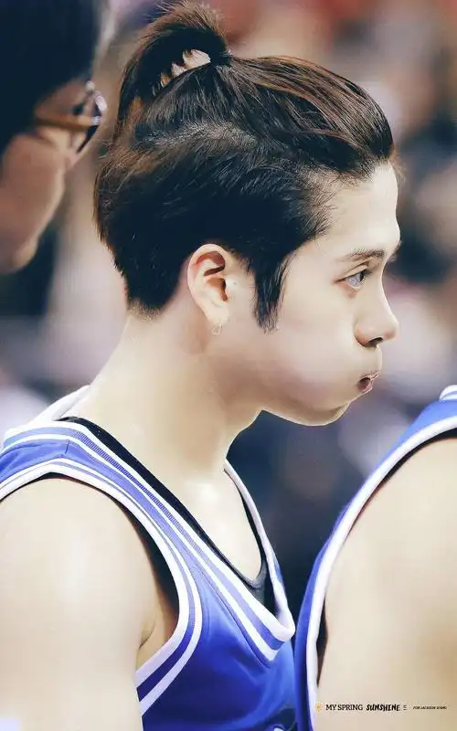 疯狂心动的瞬间,笑容暴击王嘉尔.又奶又甜,甜度过浓啦!