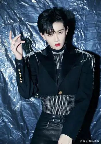 the9回归《青春有你》,刘雨昕好飒,虞书欣敢穿,孔雪儿似女仆装