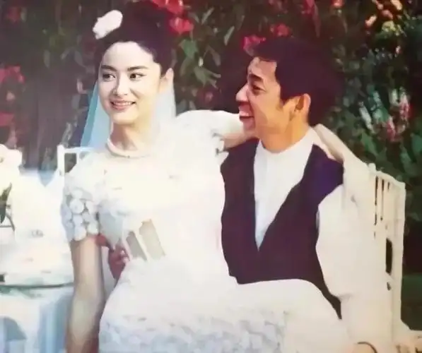 老公被爆有私生子后,林青霞罕见否认婚变,坚信邢李原人品没问题_腾讯