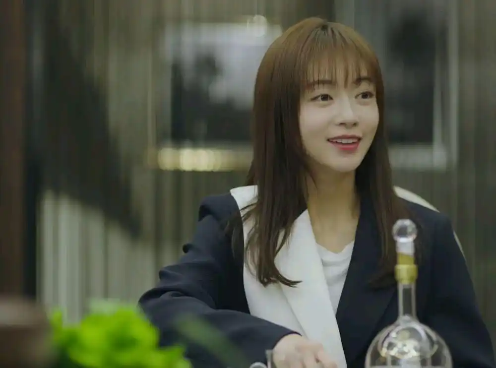 正青春评分一跌再跌吴谨言演技备受吐槽三大青衣被连累