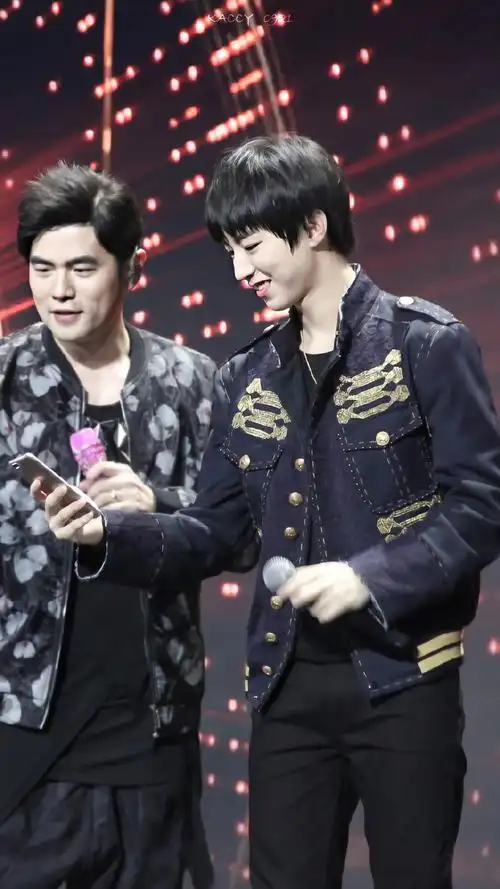 剪了一个瓜瓜的发型hhhh(现在看,觉得好可爱哈哈哈    #王俊凯去找