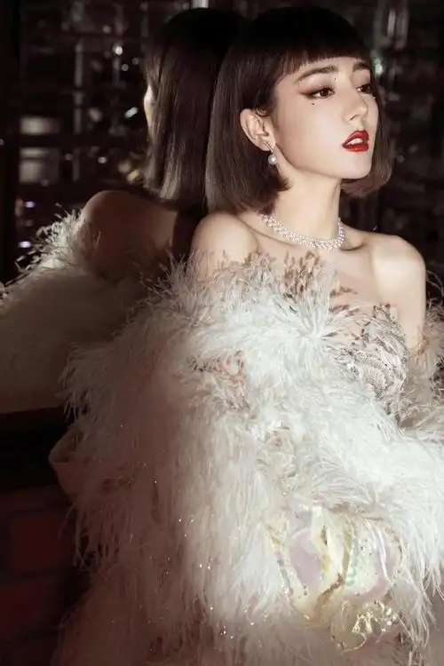 热巴获评全球最美女演员,你hold不住她的神颜?但可以学她的穿搭