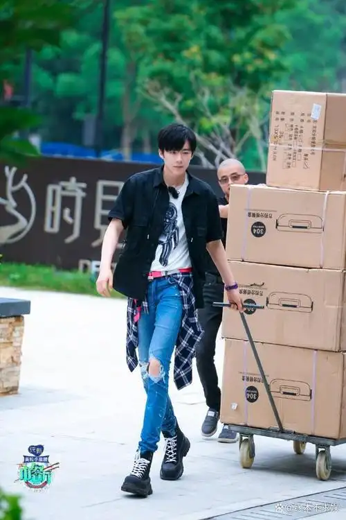 189cm的刘宇宁现实中长啥样,去掉滤镜,这才是他真实的身材比例|大长腿