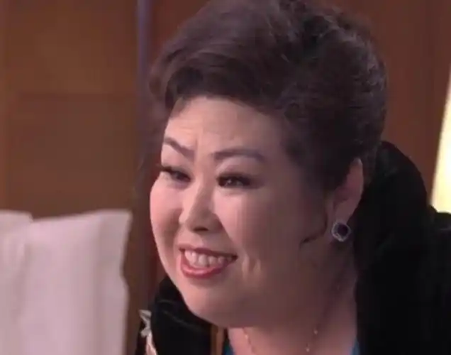 200斤的她被赵本山力捧,入行30年只演"彪妇",至今无人敢娶!