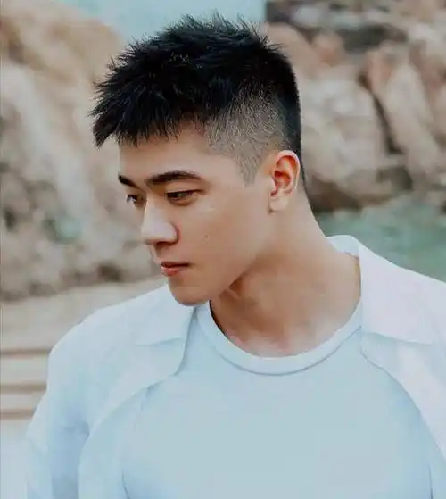 男生"不用烫"的3款发型,清爽干净,剪完秒变帅气小哥哥_头发_显得_短发