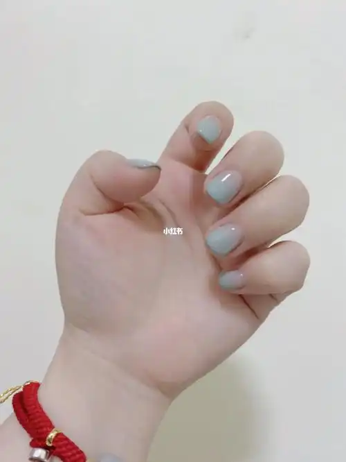 夏日清新薄荷绿美甲