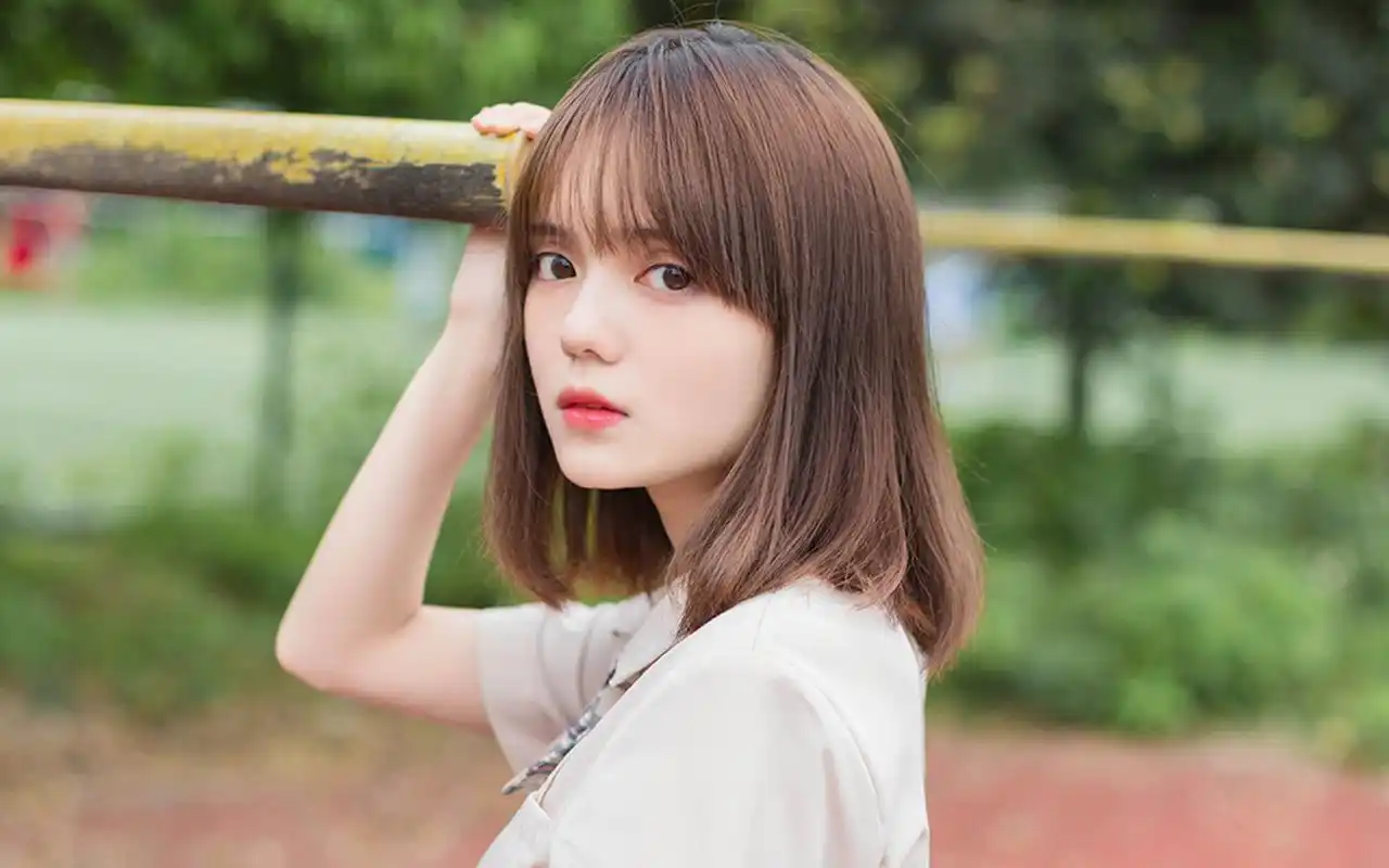 日系甜美制服学生妹高清桌面壁纸