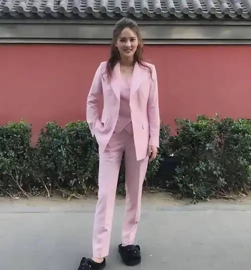 可以确认的是,樊振东有女朋友,日常机场装穿的是淘宝情侣装.