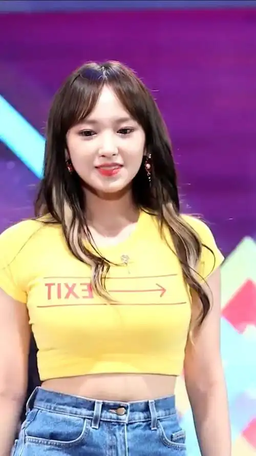 程潇身材有多好?衣服就属她用料多