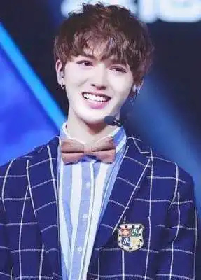 换一个发型对形象有什么改变,蔡徐坤百搭,周锐二次元_范丞丞_表演