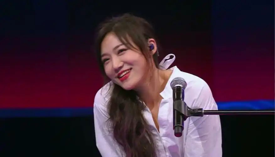 每个人都是自己人生的作曲家刘郡格与谢霆锋的默契演出打动全场