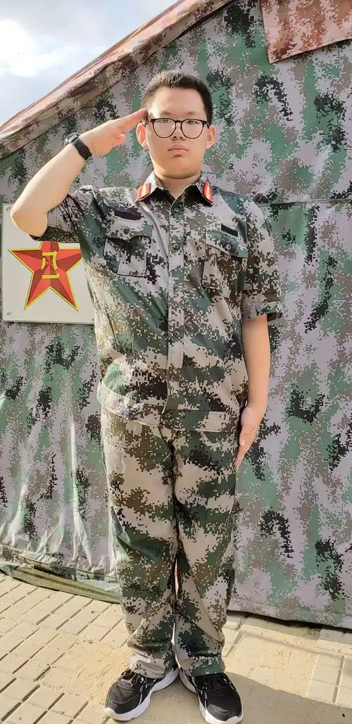 第十二届黑龙江军旅小战士训练营第六期第二天单个军人敬礼照片(第六