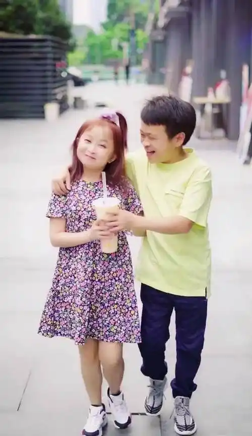 袖珍人朱洁:因身高被叫矮矬子,嫁袖珍人秦学士,被宠成公主