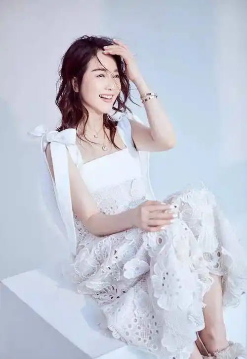 左小青:与大20岁的富豪分手,靠自己最精彩,单身带娃也幸福_孩子_父亲