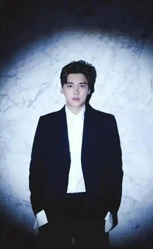 李易峰越来越有熟男的味道