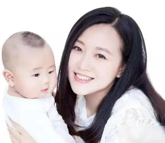 潘长江女儿潘阳时隔3个月再度发正面照这次她的模样又变了