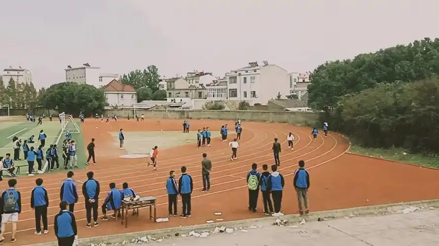 2018年和县三中九年级女子接力