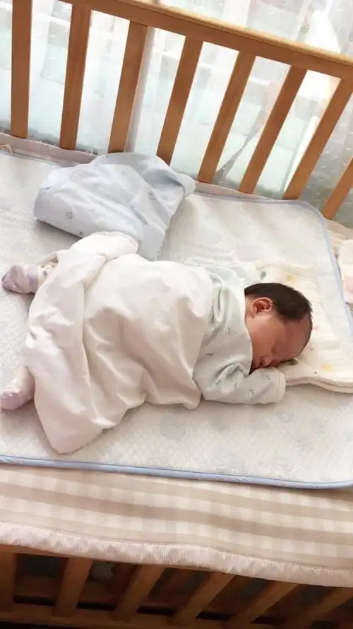 陆星屹宝宝照片集锦(0～1周岁)