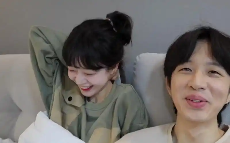 在韩国女朋友面前突然放屁看看她会有什么反应