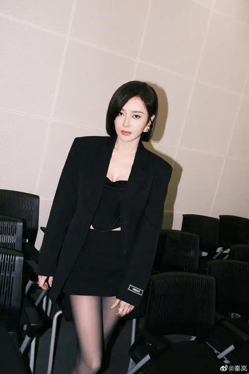 秦岚 嗨丝高跟[彩虹屁] #秦岚