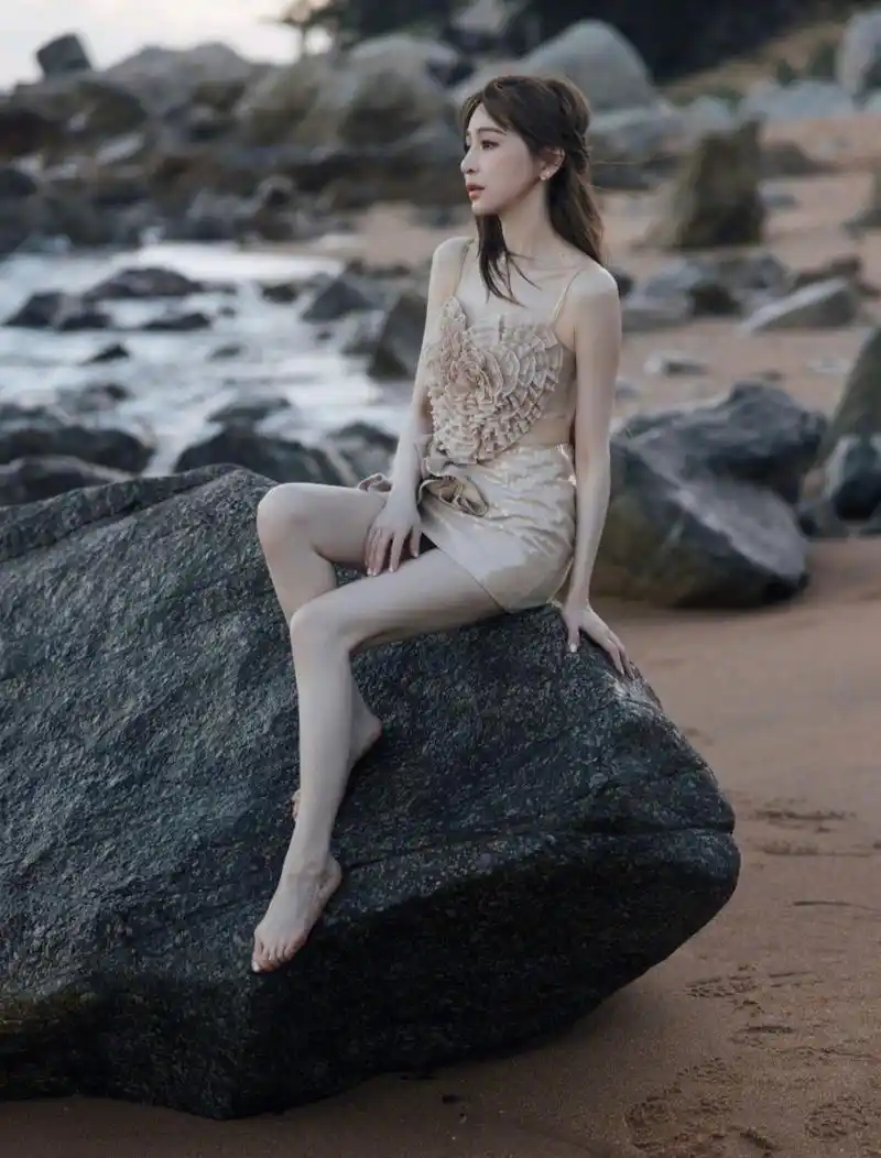 身材娇小的王心凌,虽然40岁了,依旧性感甜美,满满的青春气息!