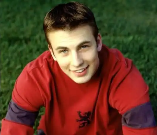 钢铁侠:我年轻时长这样,美队:看我的,雷神:呵呵哒,他:都让让!