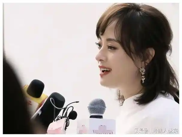 原创孙俪菜场拍戏被偶遇换新发型打扮贵族显突兀路人评价一针见血