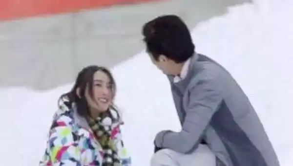 白百何"一指弹"风波刚过,马苏又被"一阳指",网友:毁三观!