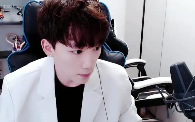 虎牙赵先生_04-19-2203_2306_kkx冲!