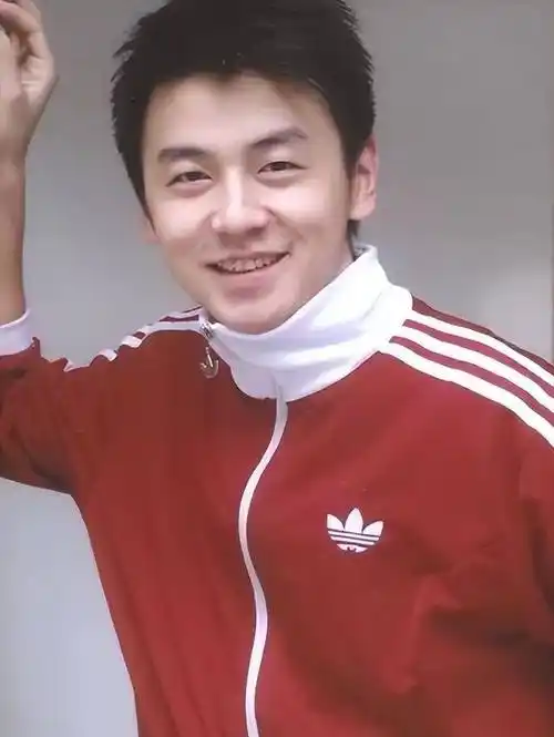 18岁黄渤忍了,18岁鹿晗也忍了,看了18岁的雷佳音我忍不了拉