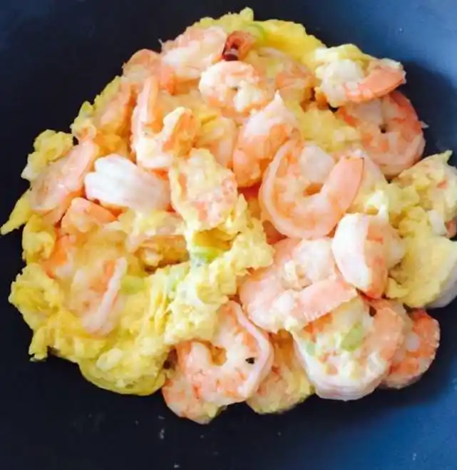 鸡蛋和虾仁还可以这样搭配,不但好看,而且超级好吃又营养