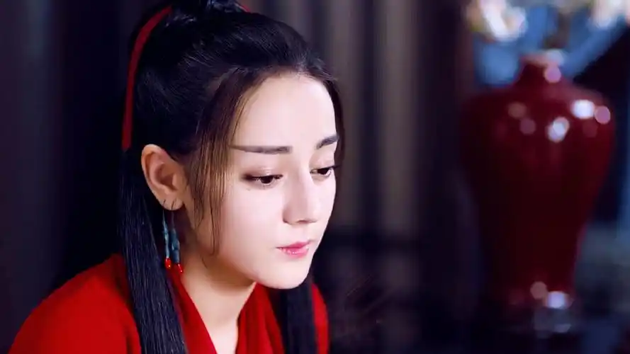 迪丽热巴《烈火如歌》唯美剧照桌面壁纸