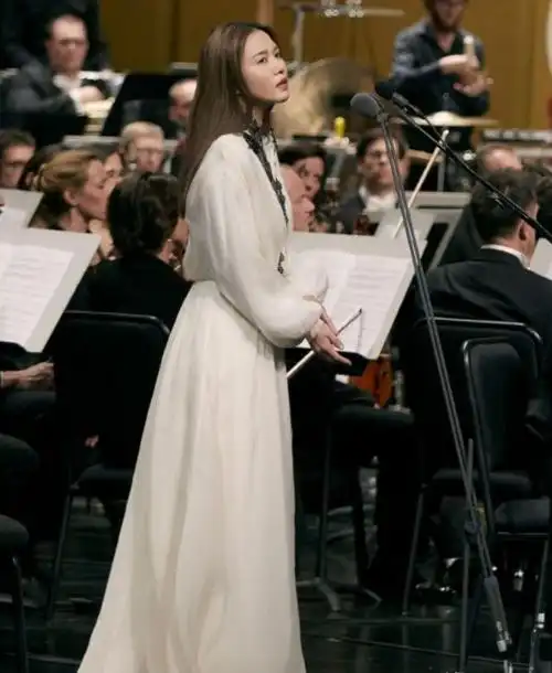 回顾娶了"摇滚女神"谭维维,生下一儿一女,陈亦飞的生活幸福吗|汪峰