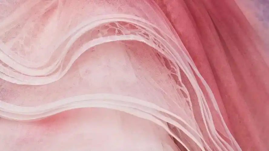 粉&灰,低饱和度高级配色灰色,简约而低调."高冷的灰色"与"甜美的粉色"